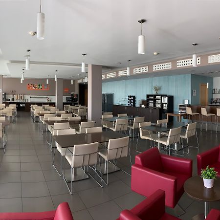 Holiday Inn Express Vitoria By Ihg Buitenkant foto