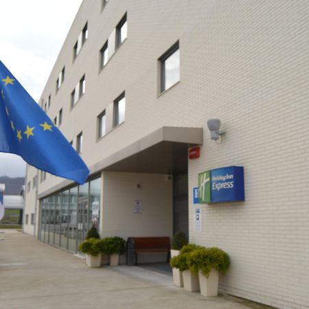 Holiday Inn Express Vitoria By Ihg Buitenkant foto