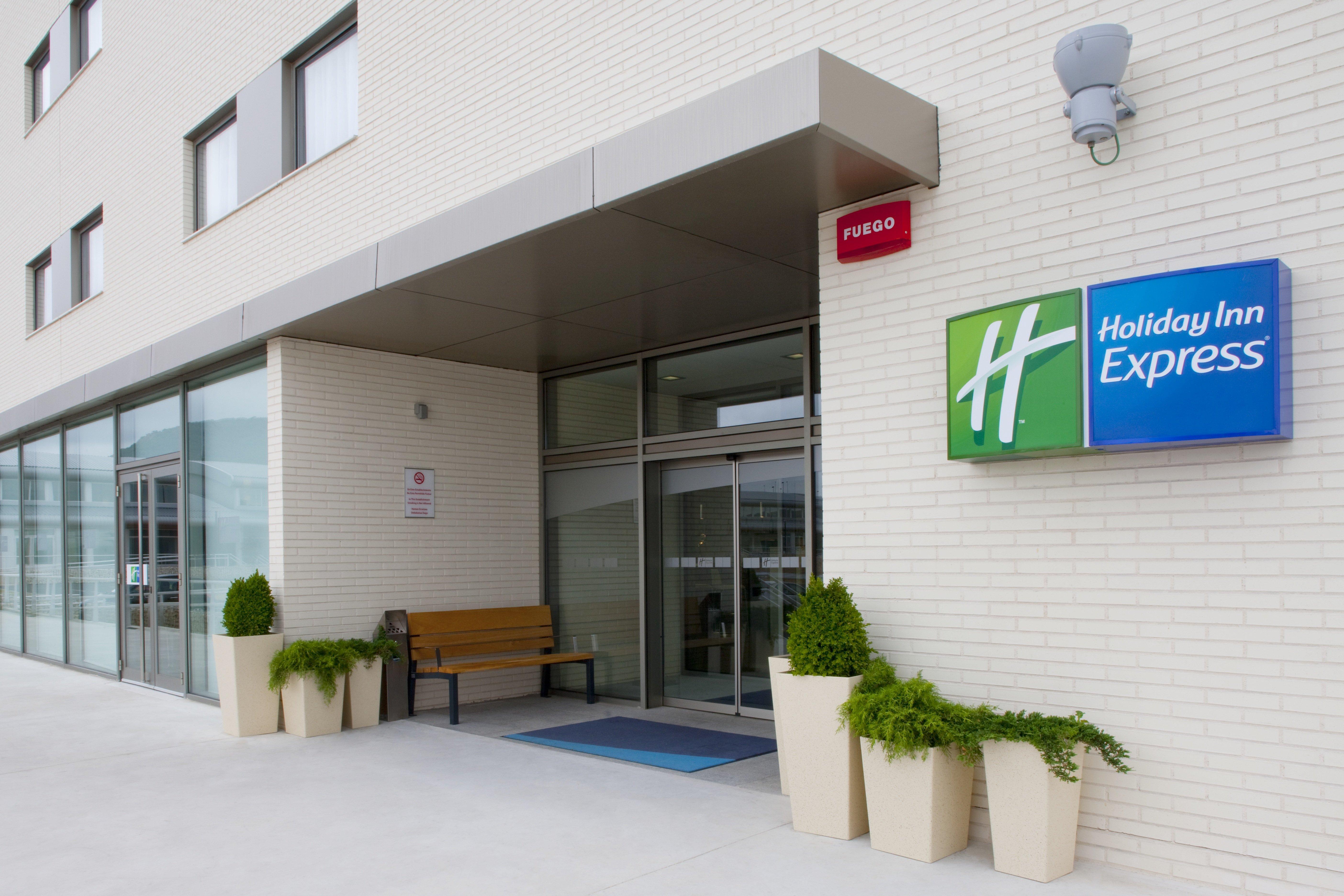 Holiday Inn Express Vitoria By Ihg Buitenkant foto