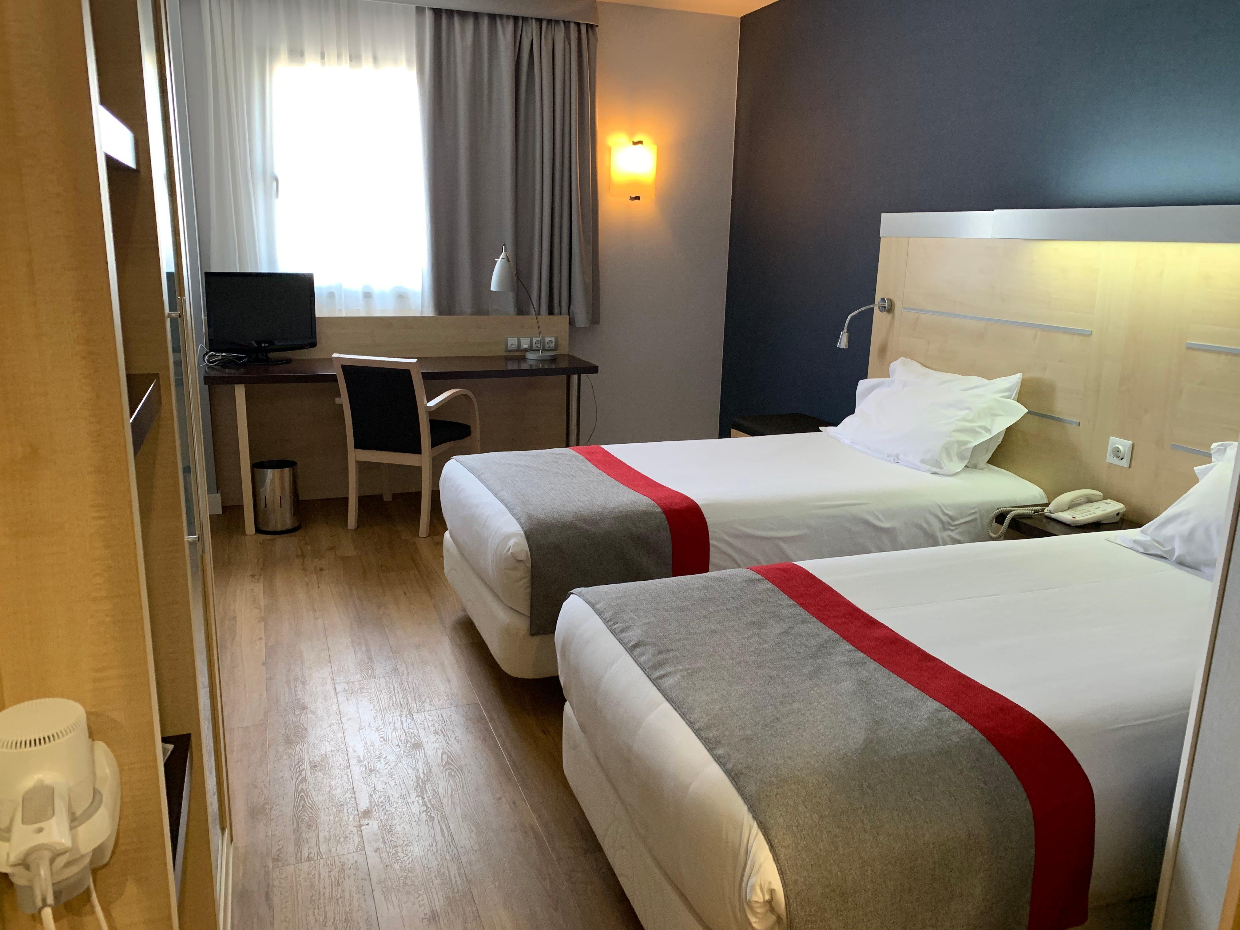 Holiday Inn Express Vitoria By Ihg Buitenkant foto