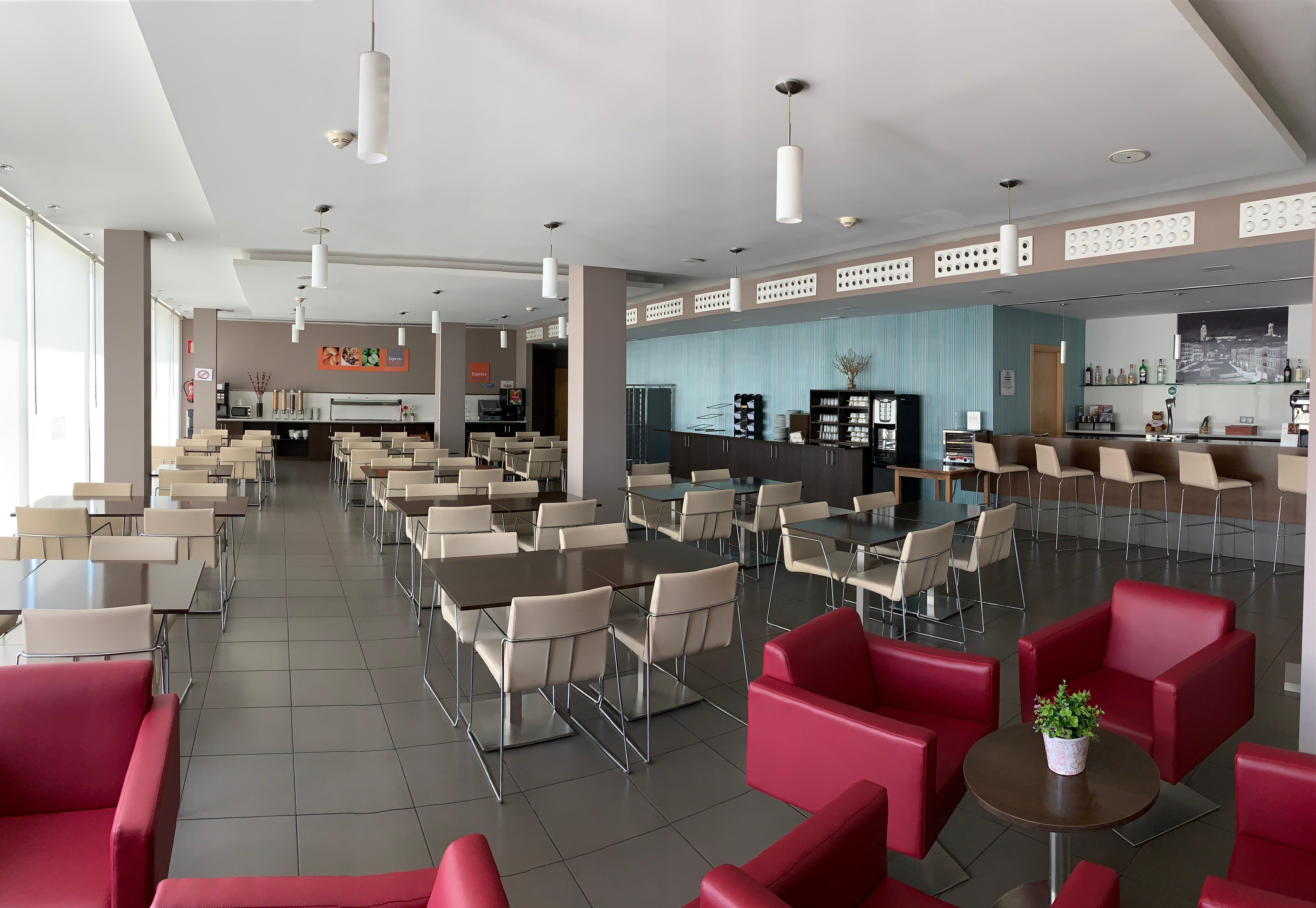 Holiday Inn Express Vitoria By Ihg Buitenkant foto