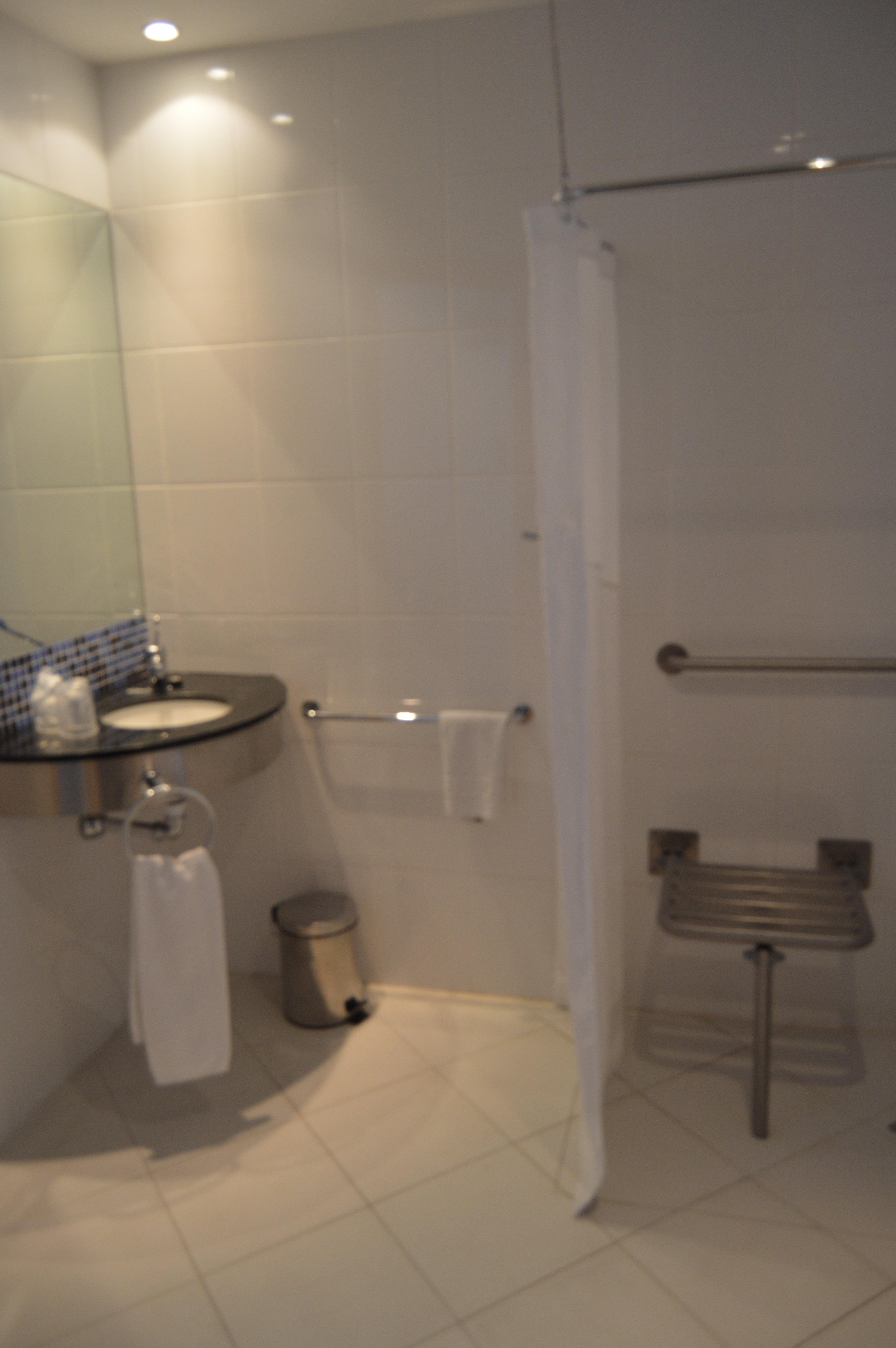 Holiday Inn Express Vitoria By Ihg Buitenkant foto