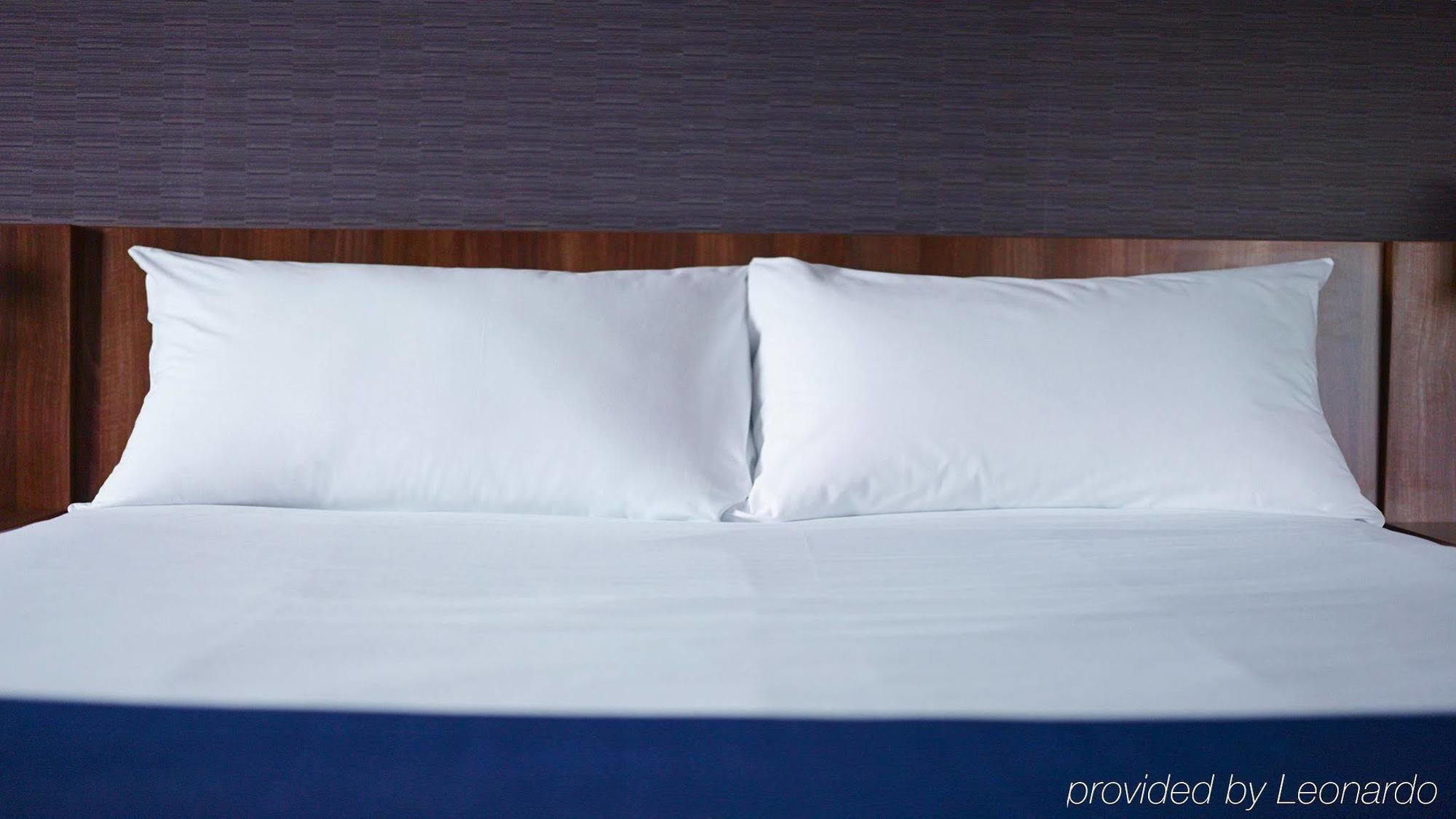 Holiday Inn Express Vitoria By Ihg Buitenkant foto