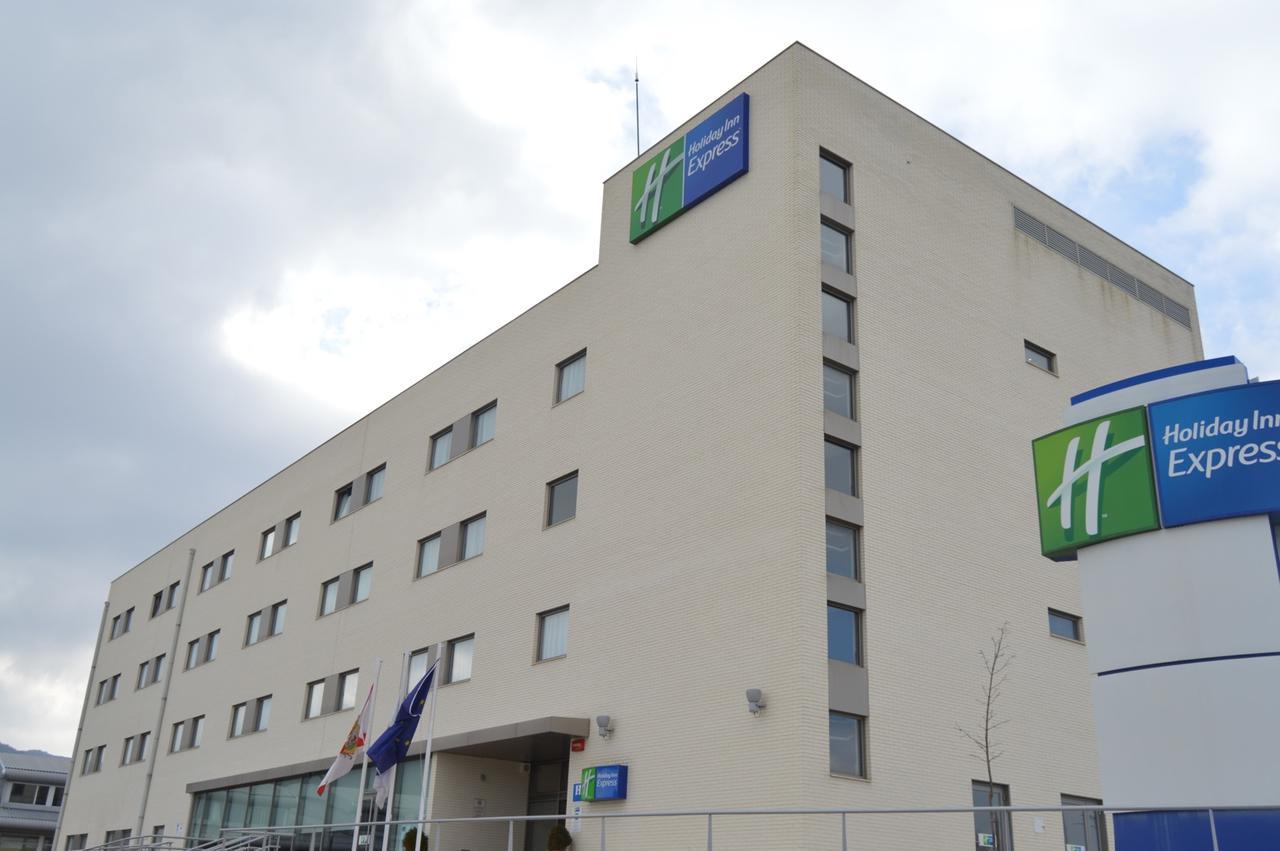 Holiday Inn Express Vitoria By Ihg Buitenkant foto