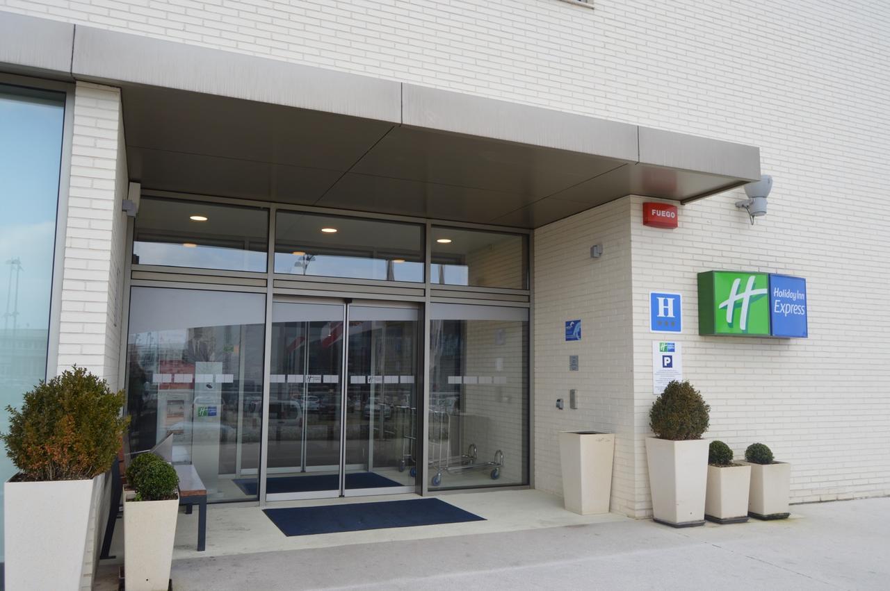 Holiday Inn Express Vitoria By Ihg Buitenkant foto