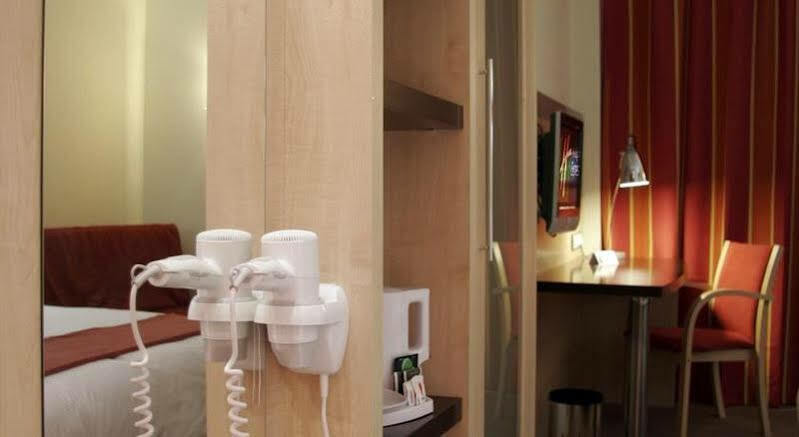 Holiday Inn Express Vitoria By Ihg Buitenkant foto
